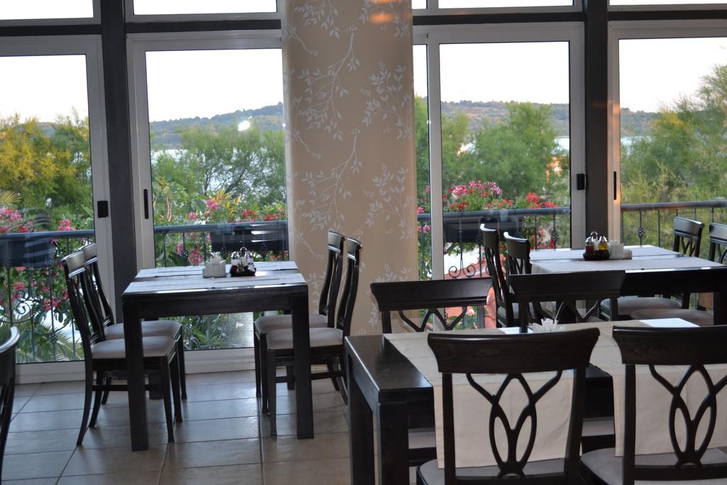 Pansion Karoca Bed & Breakfast Vodice Exterior foto