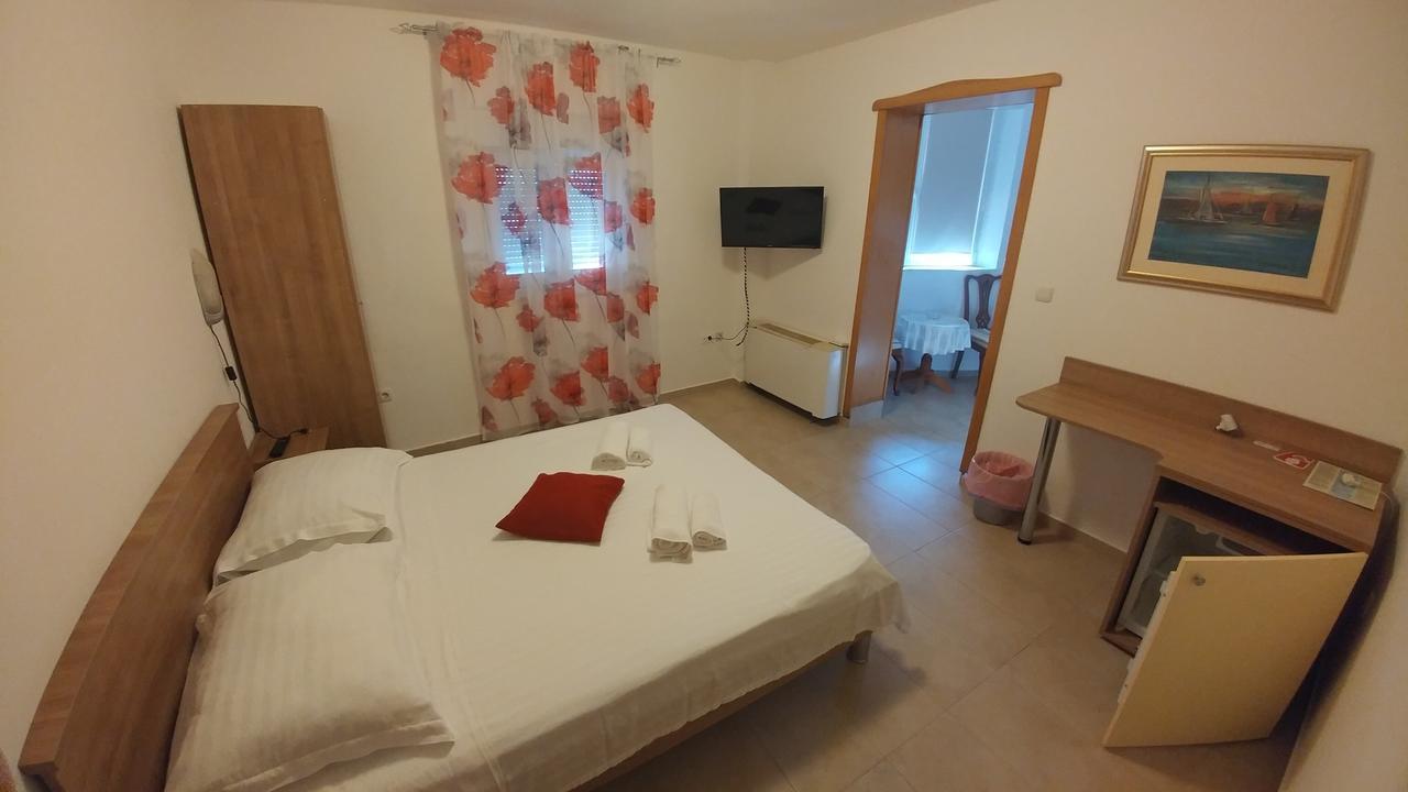 Pansion Karoca Bed & Breakfast Vodice Exterior foto